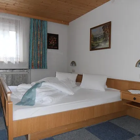 Haus Paznaun Pensjonat